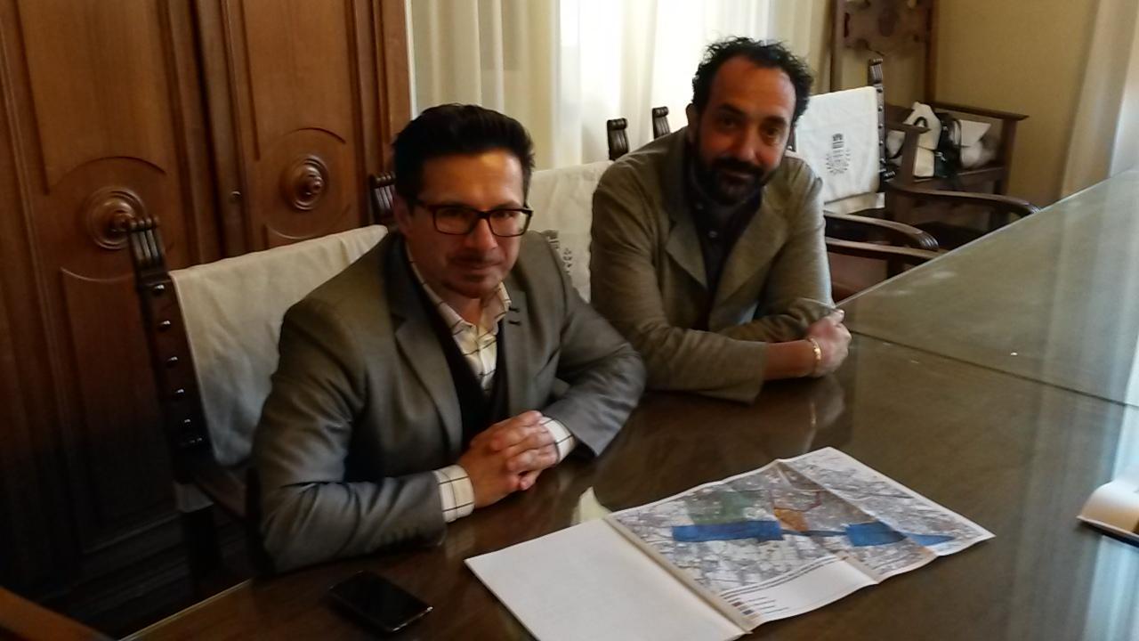 Il dirigente Francesco Caporaso e l'assessore Valerio Barberis