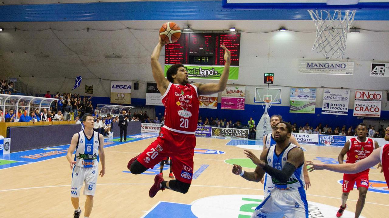 Wayne Blackshear in elevazione (foto Sestini)