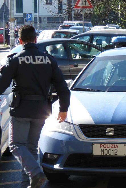 Lite all’autolavaggio, spunta un coltello