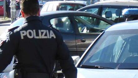 Lite all’autolavaggio, spunta un coltello