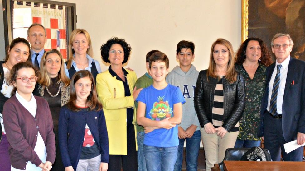 Studenti campioni nella raccolta di cellulari, tablet e orologi usati