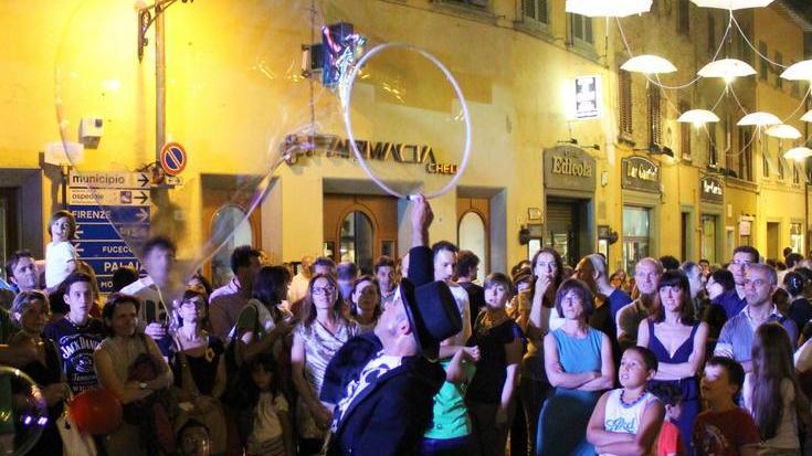 Commercianti al lavoro per la “Notte Nera”