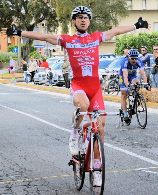 Sanetti brucia tutti sul traguardo del terzo trofeo La Mineraria