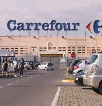 Ruba un cellulare in pizzeria arrestato 21enne 