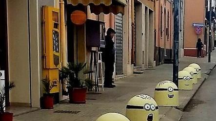 I dissuasori si vestono da “Minions”