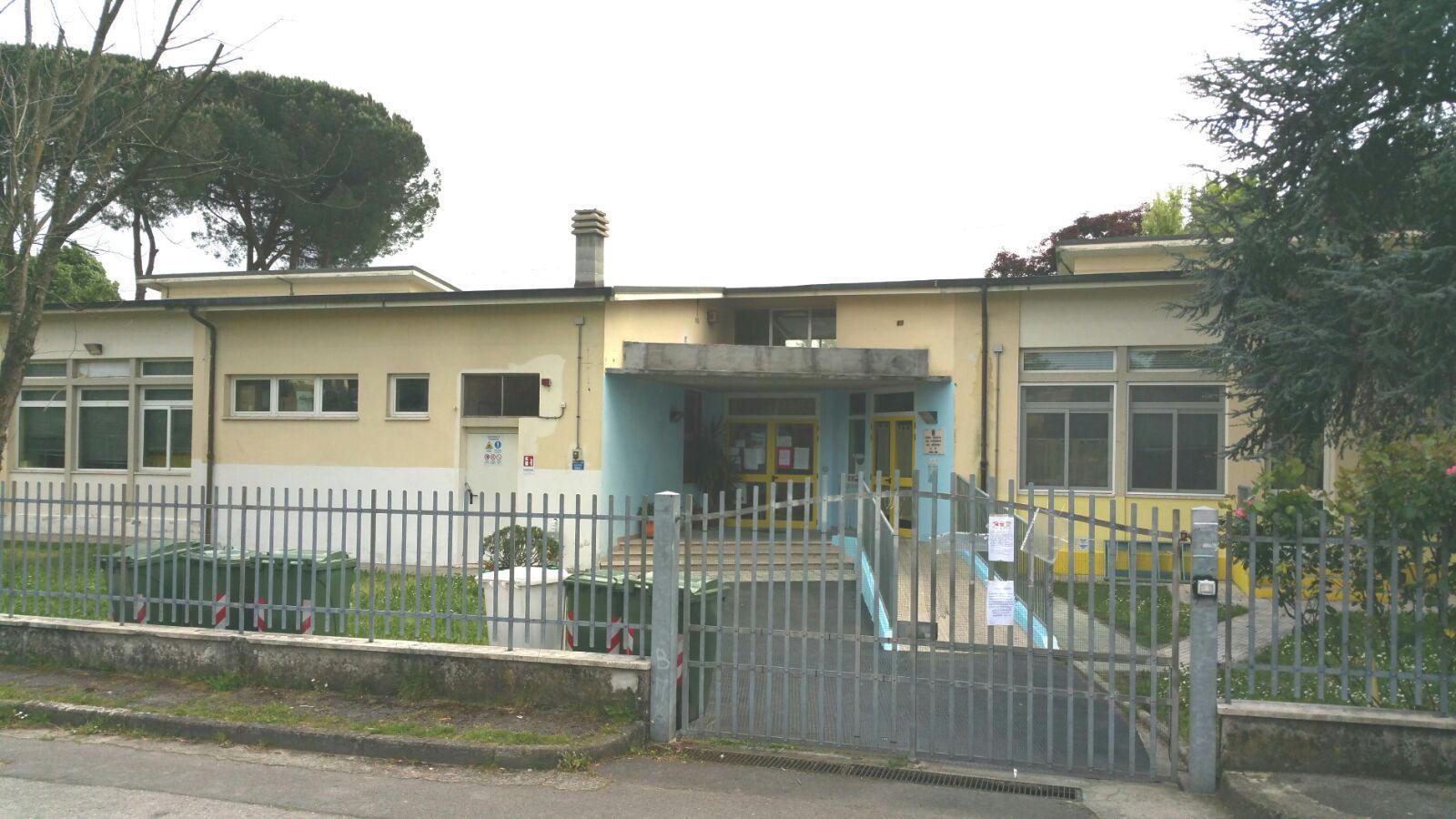 Topi a scuola a San Vito, i bambini trasferiti in altri istituti