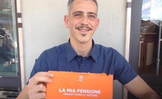 La busta arancione Inps: «In pensione a 70 anni». Video
