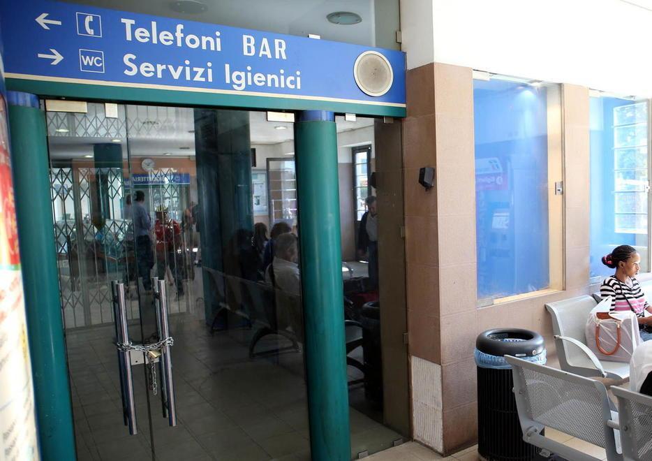 Degrado alla stazione centro: «Ma Trenitalia non fa nulla» 