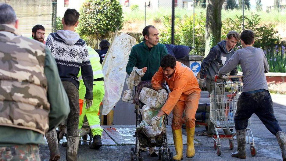 Derubati due volontari Apericena per risarcirli