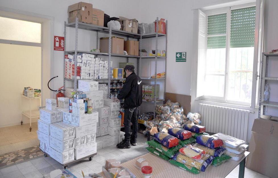 Una catena di solidarietà per i più poveri 