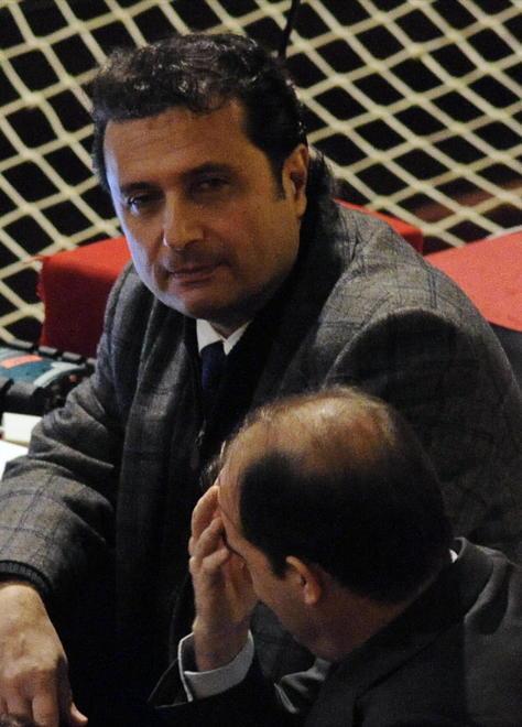 «Schettino e Costa ripaghino i danni a Isola del Giglio»