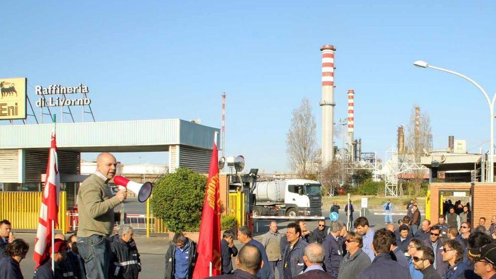 Vincono gli operai: buoni pasto a tutti