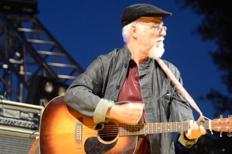 Arzachena, i 40 anni sul palco di Piero Marras
