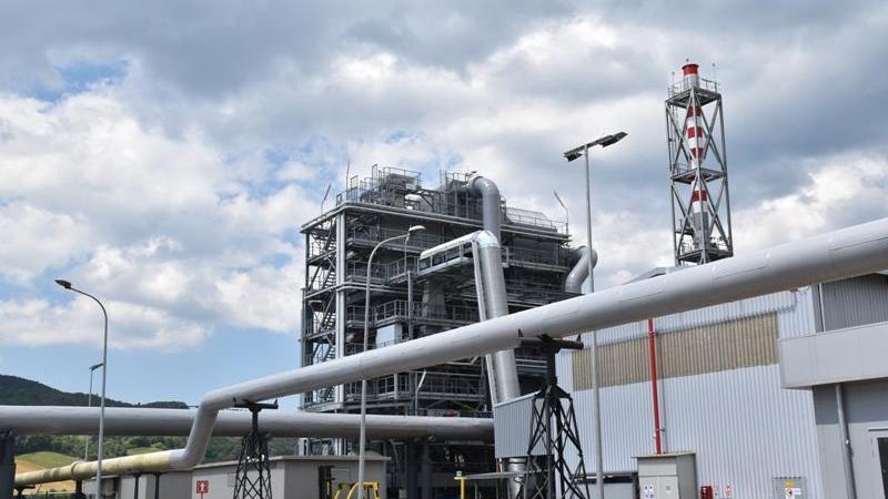 Inaugurato impianto che integra geotermia e biomasse, è il primo al mondo