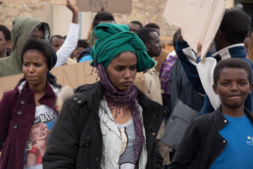 Un gruppo di migranti sbarcato due settimane fa a Cagliari (foto Rosas)