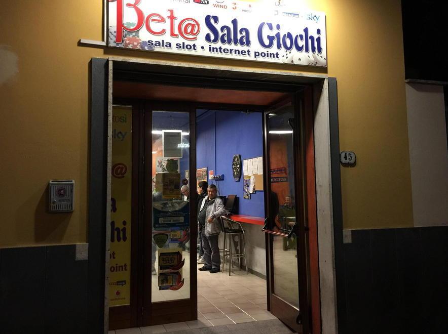 Tentata rapina a sala slot, denunciato 