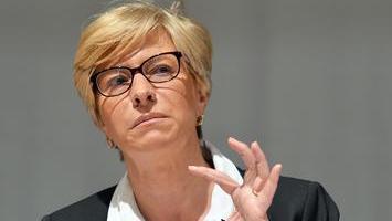 Il ministro Pinotti: «Massima trasparenza»
