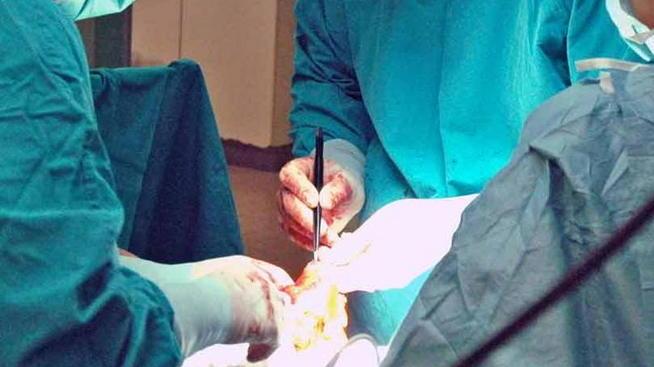 «Medici corrotti con viaggi e regali» Indagati in tredici