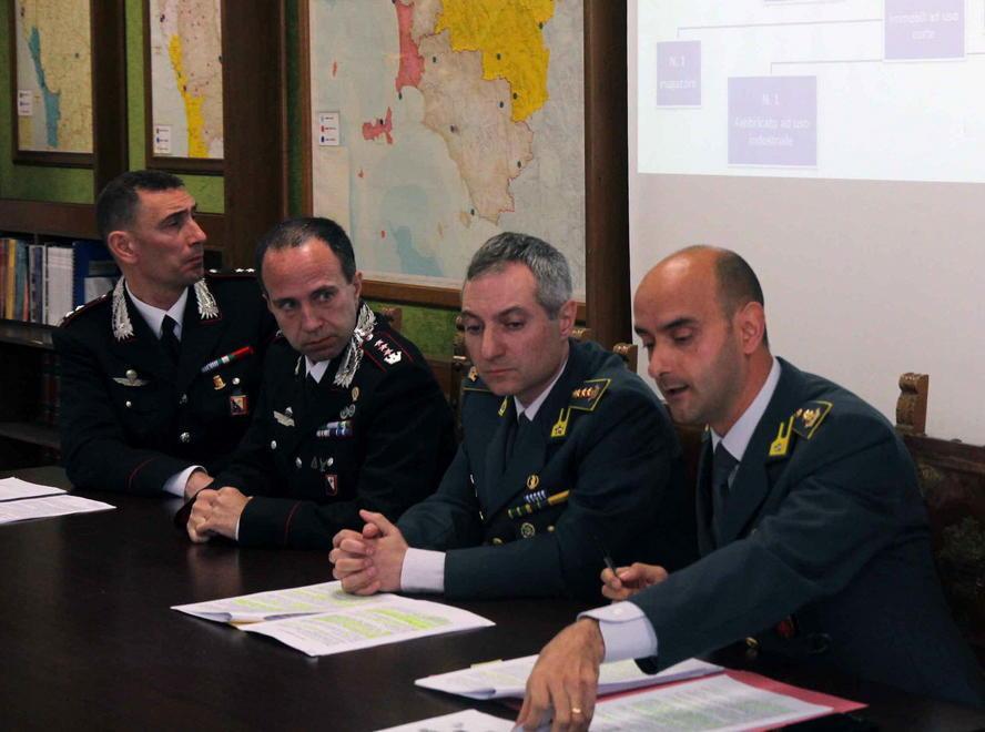 Nei guai anche quattro bancari e un notaio 