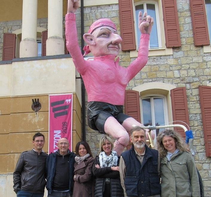 Un Pantani gigante per salutare l’arrivo del Giro