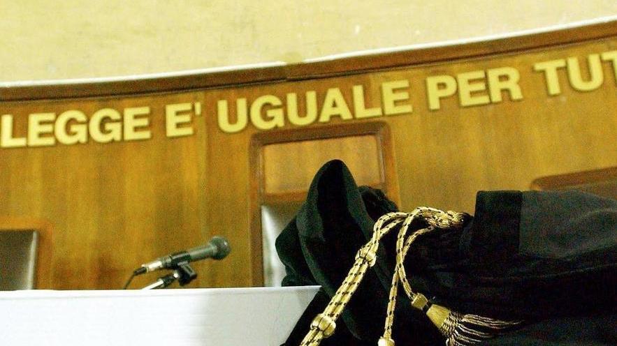 Truffa delle pratiche Ue: a processo due anziani