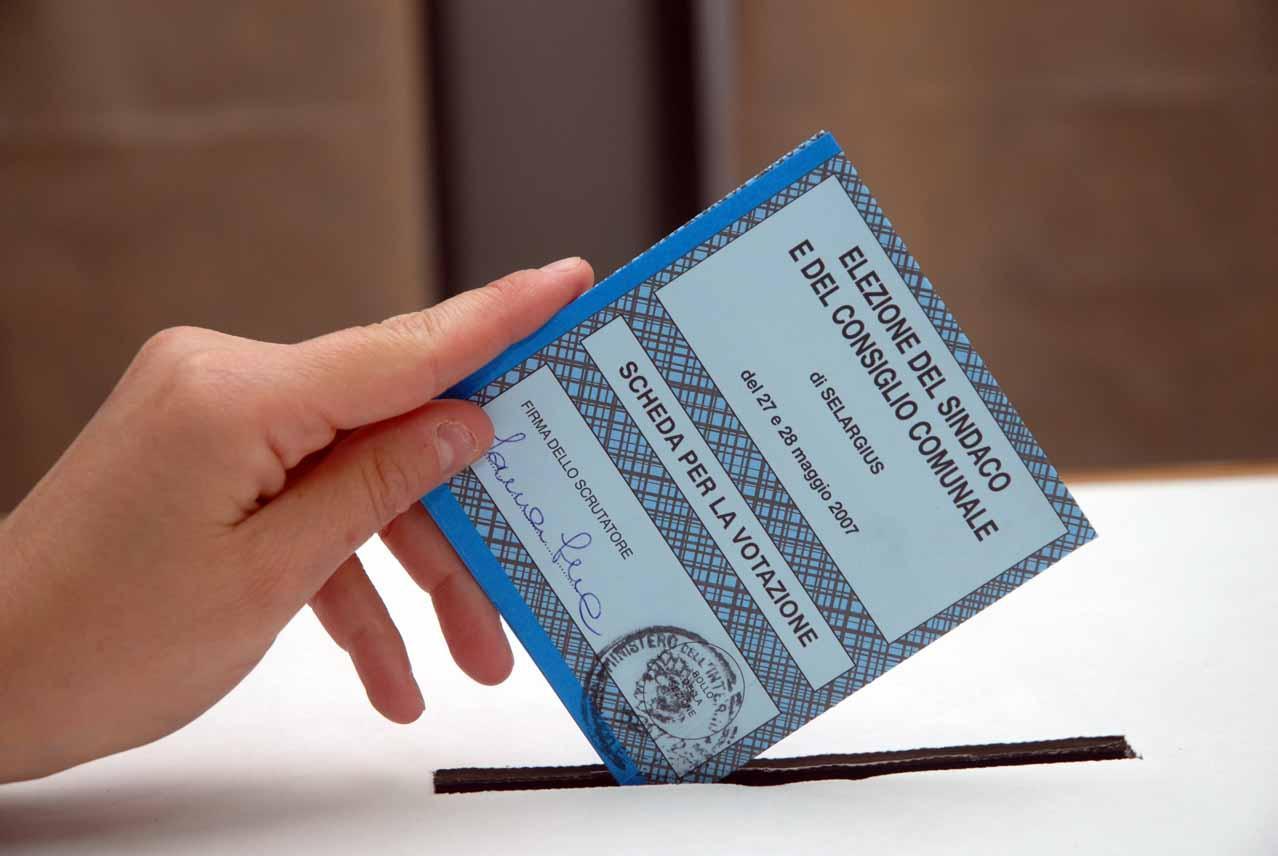 Elezioni comunali, sette candidati sindaco e 35 liste alla conquista di Cagliari