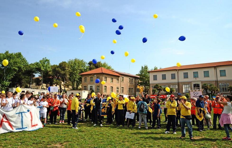 Lancio dei palloncini durante il meeting di Efesto