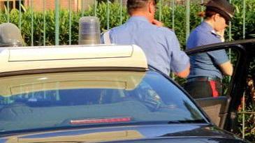 Occupano una casa e rubano la corrente