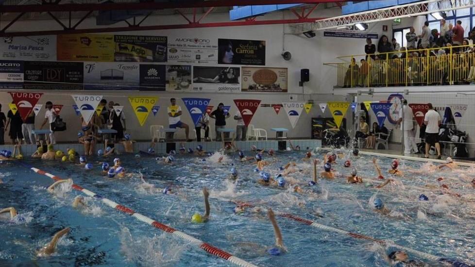 Oggi la 24 ore di nuoto per solidarietà