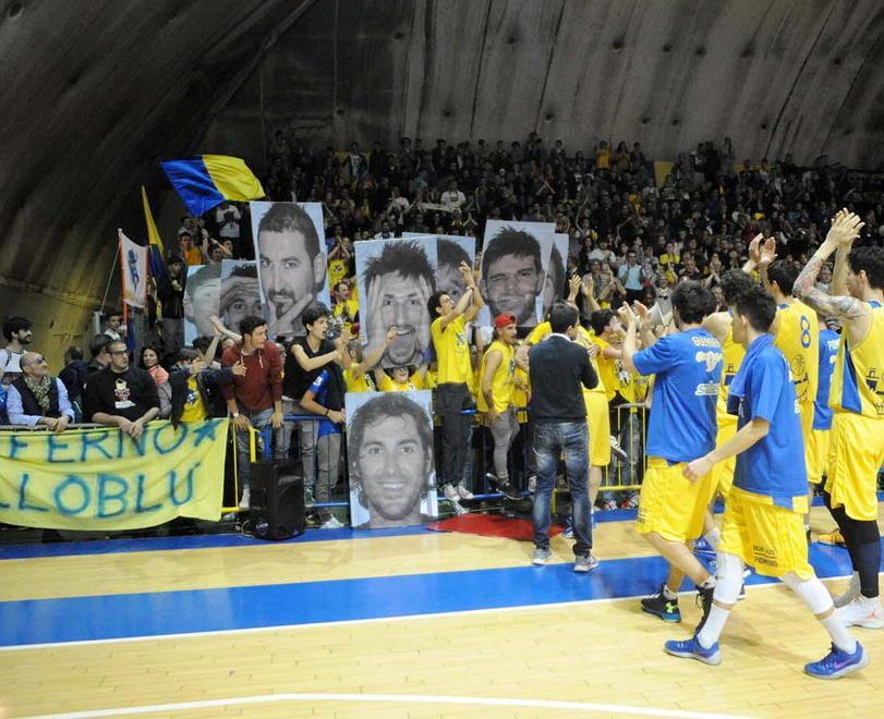 Cento è troppo forte, gialloblù a fine corsa ma con tifosi da serie A 