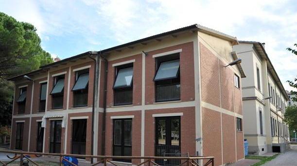Intonaco caduto a scuola «Borsi sorvegliata speciale»