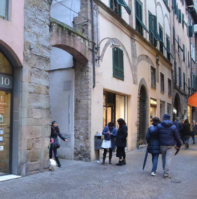 Controlli sulle pubblicità all’interno dei negozi