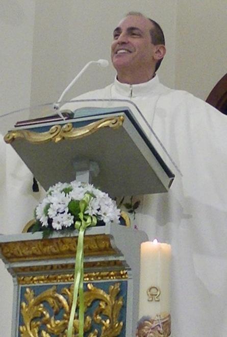 Fedeli in festa per i 25 anni di sacerdozio di don Simula