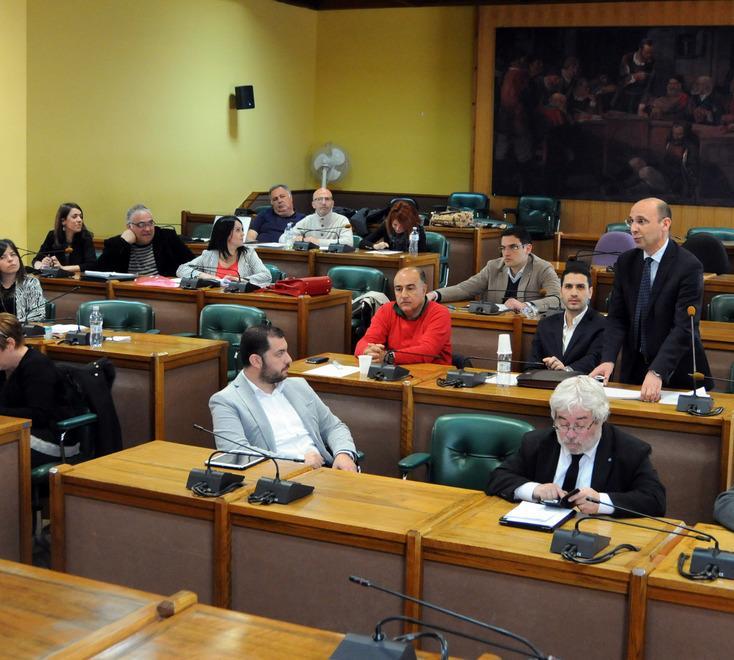 Il blitz per gli aumenti dei dirigenti comunali 