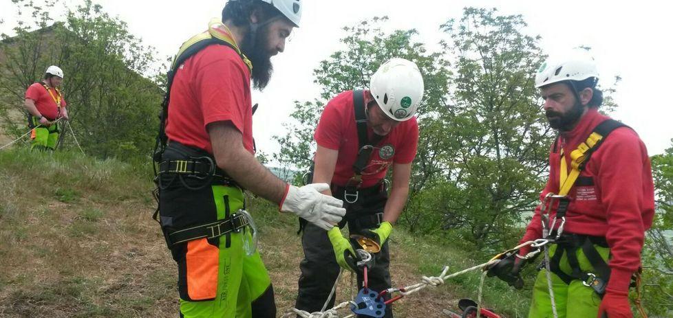 Alpini in azione per il campanile