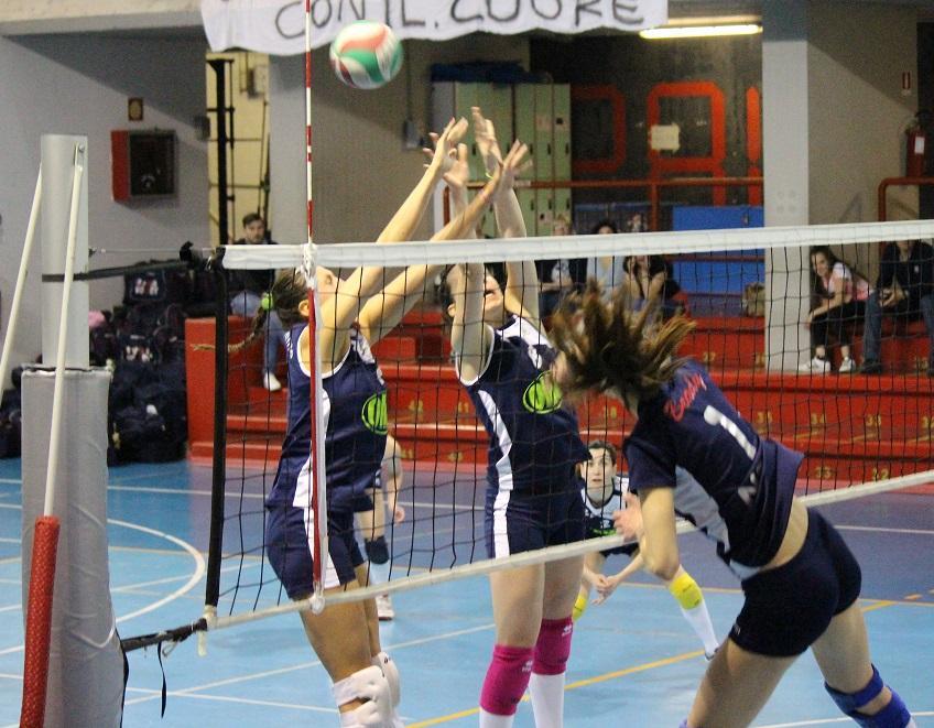 Un attacco di Nesi per il Viva volley