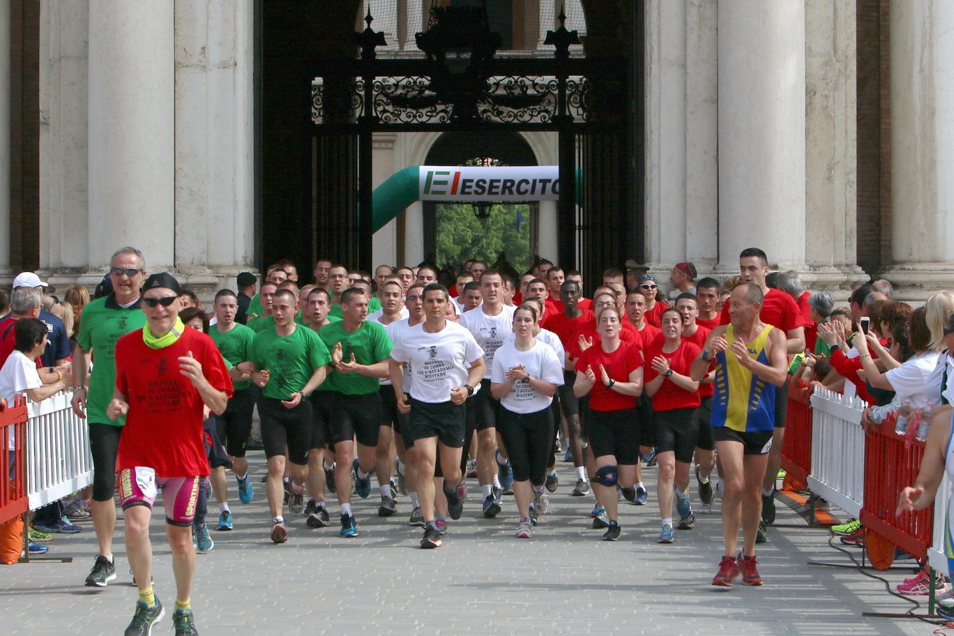 Modena di corsa con l'Accademia, il bello di correre in città - TUTTE LE FOTO
