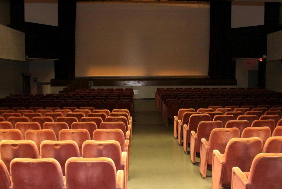 Chiude il teatro via ai lavori dal 30 maggio