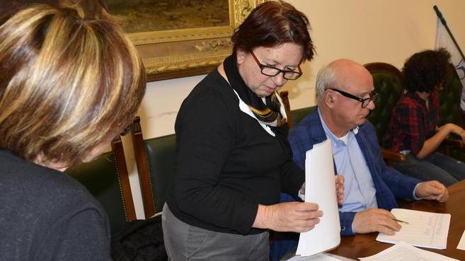 La presentazione delle liste nella sala consiliare di Grosseto sabato 8 maggio (foto Agenzia Bf)