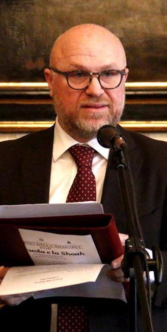  Nogarin è indagato «Abbiamo portato noi i libri in tribunale» 