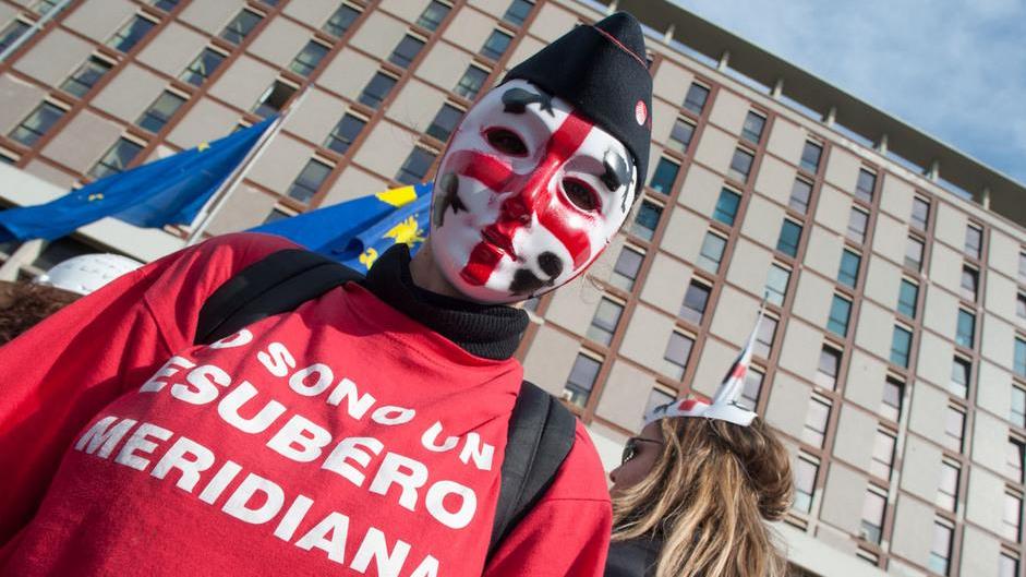 Esuberi Meridiana: ci sono tre strade