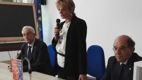 Defibrillatori in dono alle scuole