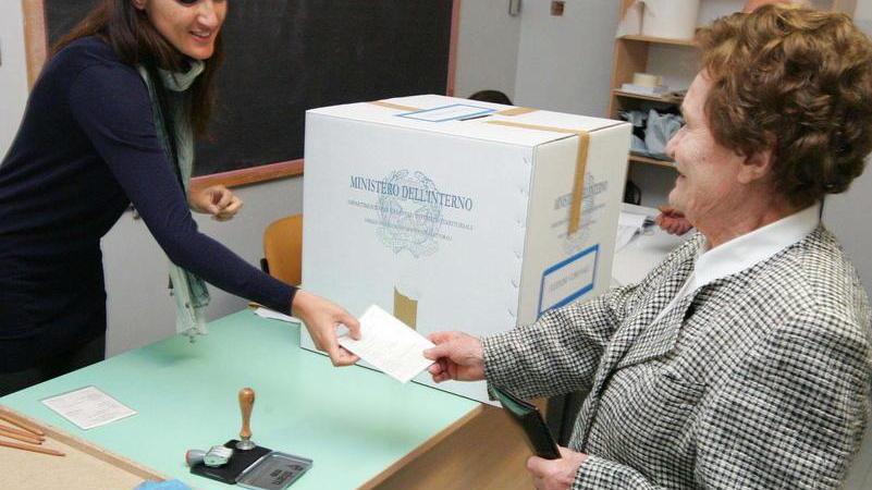 Un mini esercito di 151 candidati per conquistare i quattro Comuni