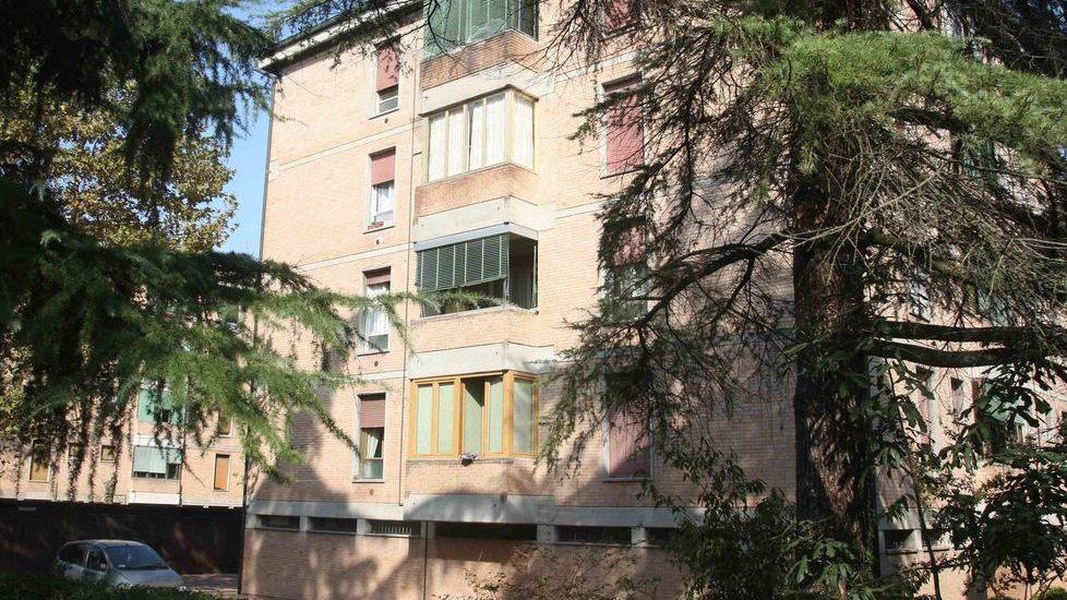 Sei palazzi depredati per 200mila euro