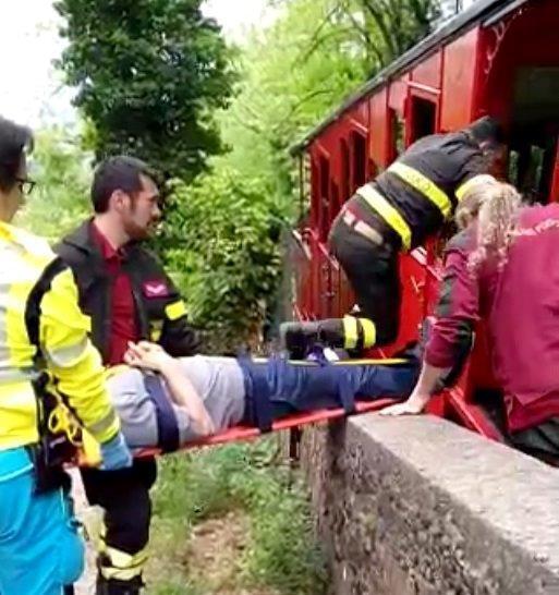 Cade lungo la Corta che porta a Montecatini Alto, turista tedesco "salvato" con la funicolare 