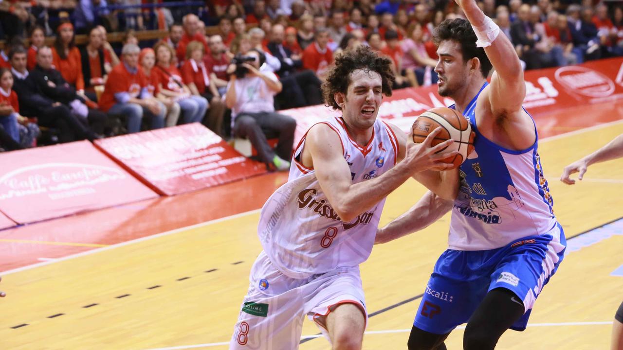 La Grissin Bon soffre ma vince anche gara 2 contro Sassari