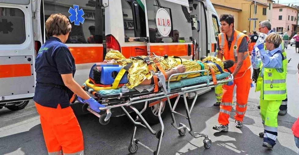 Grave 67enne ferito alla testa in un incidente stradale