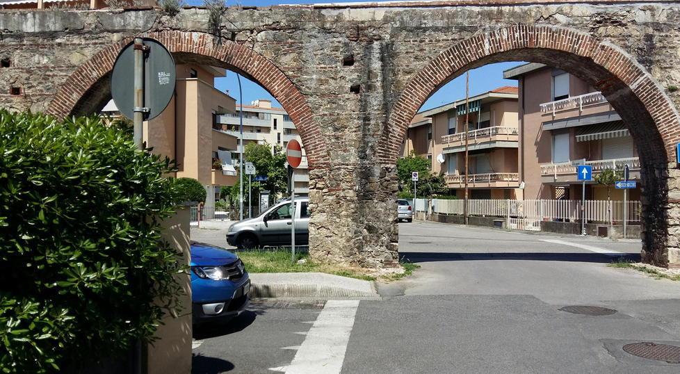 Archi di Don Bosco rischi all’incrocio Manca la visibilità