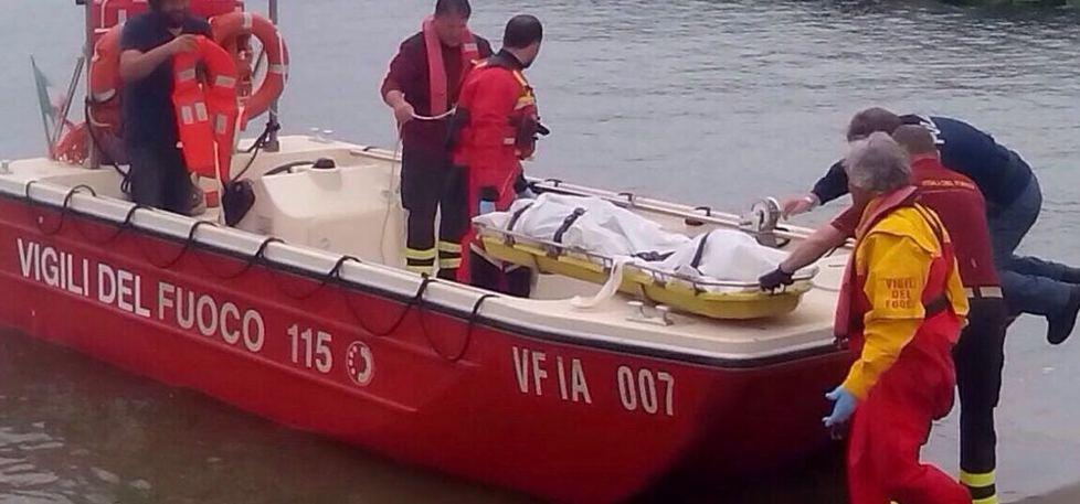 Cadavere portato dal mare al Gombo 