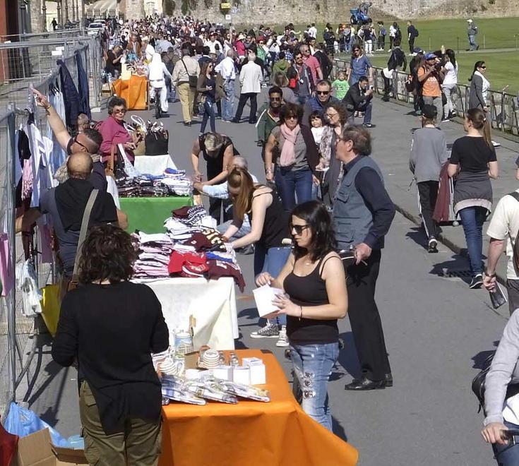 Bancarelle, un ventaglio di ipotesi per il comitato 